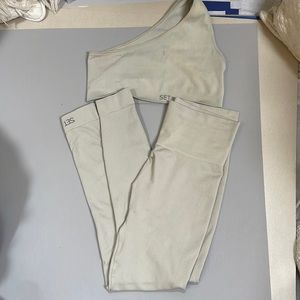 SET ACTIVE butter one shoulder set